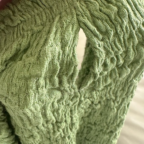 Green Two-Piece - Picture 9 of 9